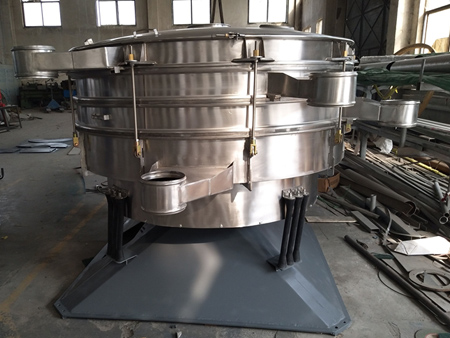 采用仿人工篩分原理設(shè)計(jì)的一種精細(xì)篩分設(shè)備，模擬人工十分，不損壞物料，適合粉末、顆粒物料篩分